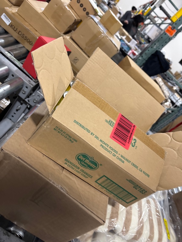 Photo 1 of Del Monte Mandarin Oranges in Extra Light Syrup, 8.25 oz Can (Pack of 12)
