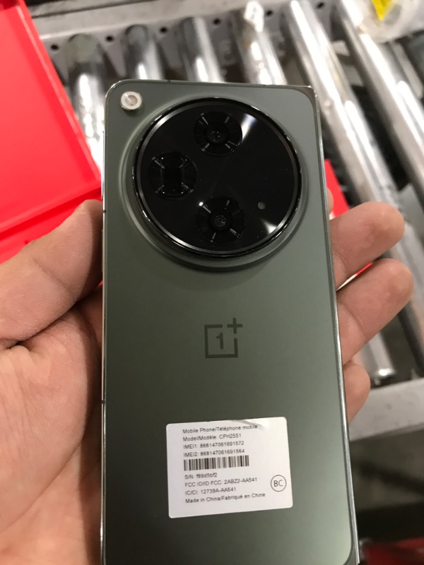 Photo 7 of OnePlus Open, 16GB RAM+512GB, Dual-SIM, Emerald Dusk, US Factory Unlocked Android Smartphone, 4805 mAh Battery, 67W Fast Charging, Hasselblad Camera, 120Hz Fluid Display