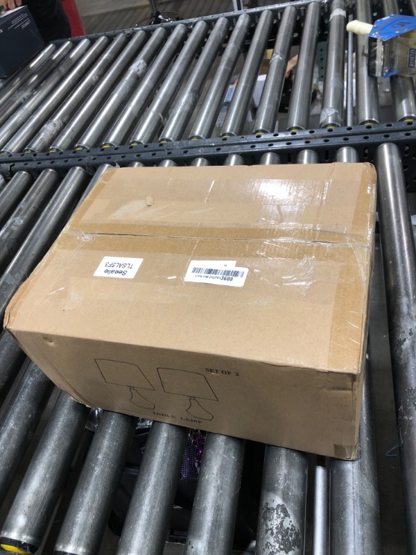 Photo 1 of TABLE LAMP