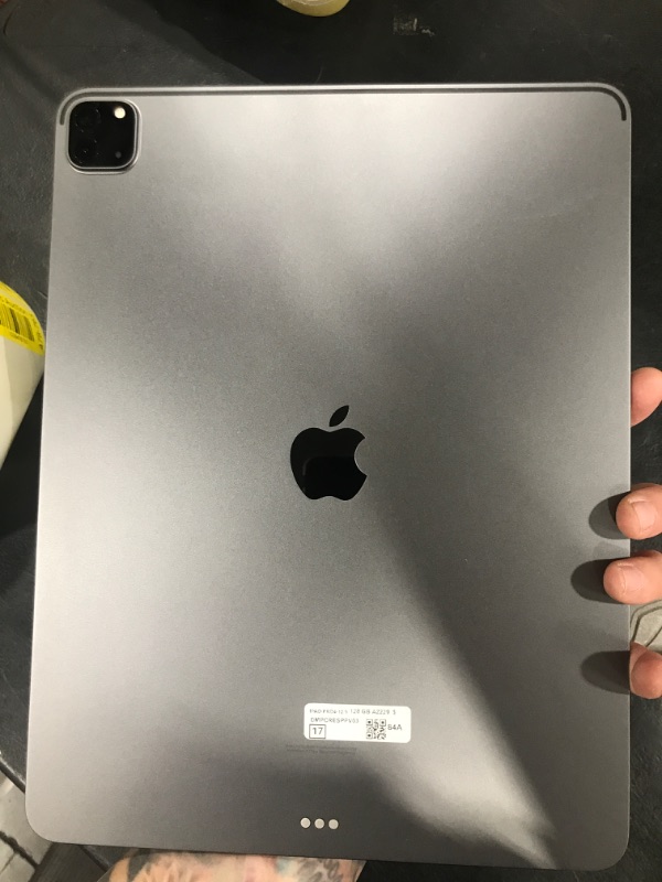 Photo 1 of iPad Pro 12.9in (4th Gen.) - 128GB - WiFi - Space Gray (Renewed Premium)