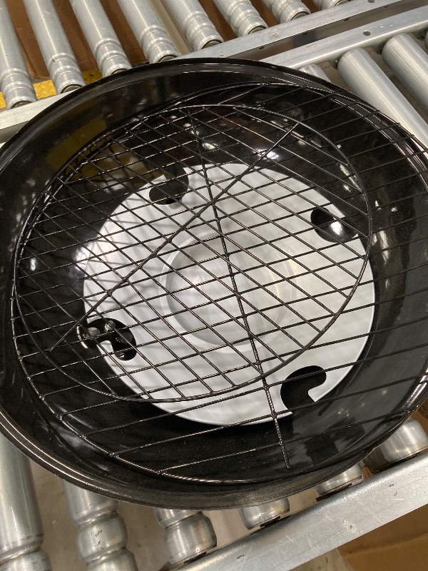 Photo 1 of ***PARTS ONLY -MISSING LEGS***SEE ALL PHOTOS***
Panther 18.5" Charcoal Kettle Grill - 240
