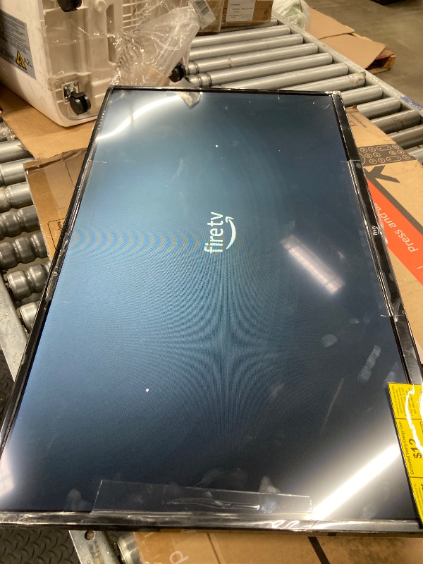 Photo 1 of ***SELLING AS PARTS ONLY***  Amazon Fire TV 28” 2-Series (newest model), HD smart TV with Fire TV Alexa Voice Remote, stream live TV without cable  ***(OPEN BOX)***