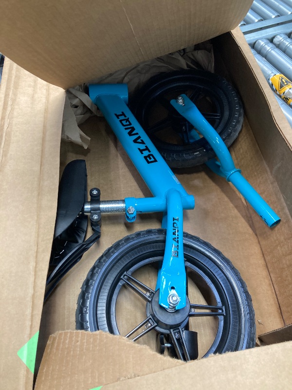 Photo 1 of ***(USED, SCUFF/SCRATCHES, ROUND PART CRACKED SLIGHTLY...SEE PHOTO,)***
WLRETMCI Kid Balance Bike, 12'' Toddlers Training Bicycle for 2-5 Years Old Boys Girls, Lightweight with Lighting up Wheels, Bule