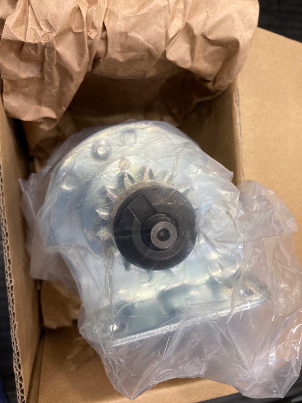 Photo 1 of 14 Tooth Starter Fit for Briggs and Stratton Starter 693552 693551 5932N RS41083 SBS0030 41022028 5932 410-22028 Air Cooled 7HP-18HP 7 8 9 10 11 12 13 14 15 16 17 18 HP