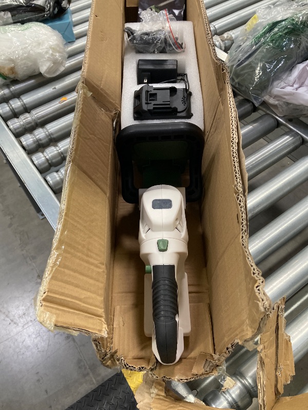 Photo 1 of ***PARTS ONLY***SELLING AS PARTS ONLY***

AHHU 20 Inch Cordless Electric Hedge Trimmer?21V Electric Bush Trimmer?Battery and Charger Included