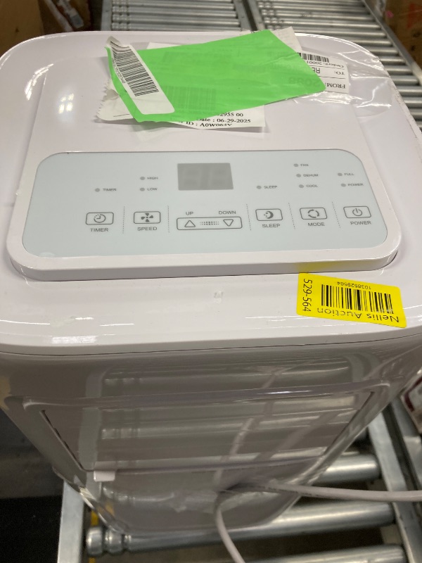 Photo 1 of ***(SELLING AS PARTS ONLY- DOESN'T TURN ON,NO REMOTE)***NOT IN BOX, NO PACKAGING***
Simzlife Portable Air Conditioner 8000 BTU Ashrae , Dehumidifier, Fan,Cool, 3 in 1 AC with Remote Control
