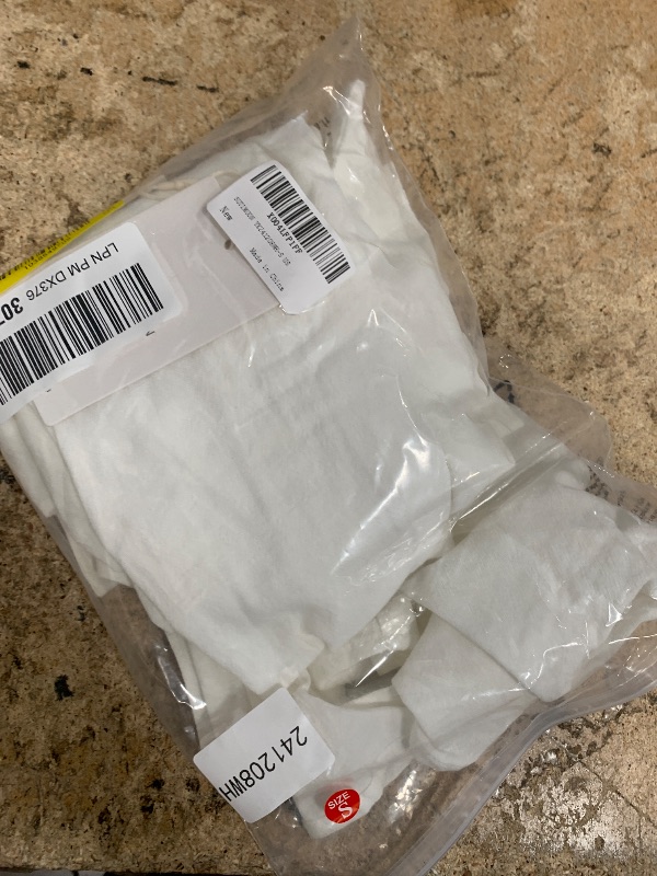 Photo 1 of (Small) collar white button up shirt ( see all images ) 