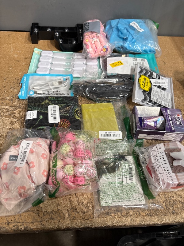 Photo 1 of **FINAL SALE BUNDLE OF MISCELLANEOUS ITEMS NON-REFUNDABLE**