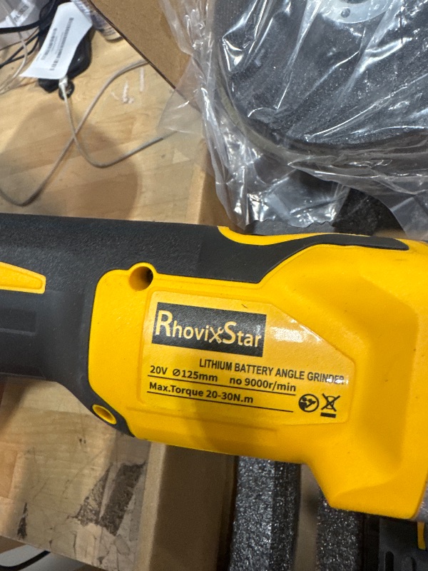 Photo 1 of *PHOTO FOR REFERENCE* RHOVI STAR BATTERY & Fast Charger,yellow
