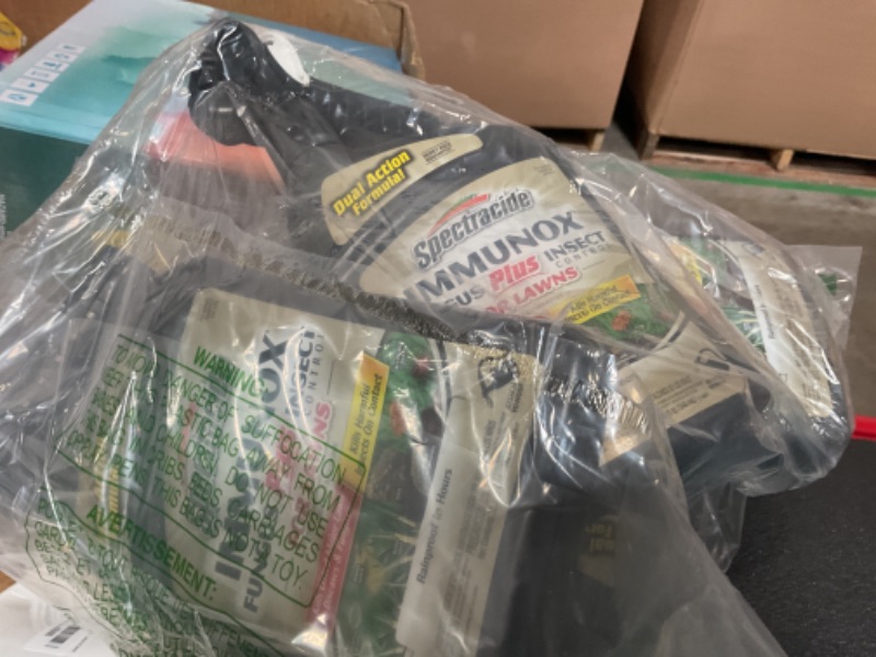 Photo 1 of Spectracide Immunox Fungus Plus Insect Control for Lawns, 32 fl oz, Pack of 6