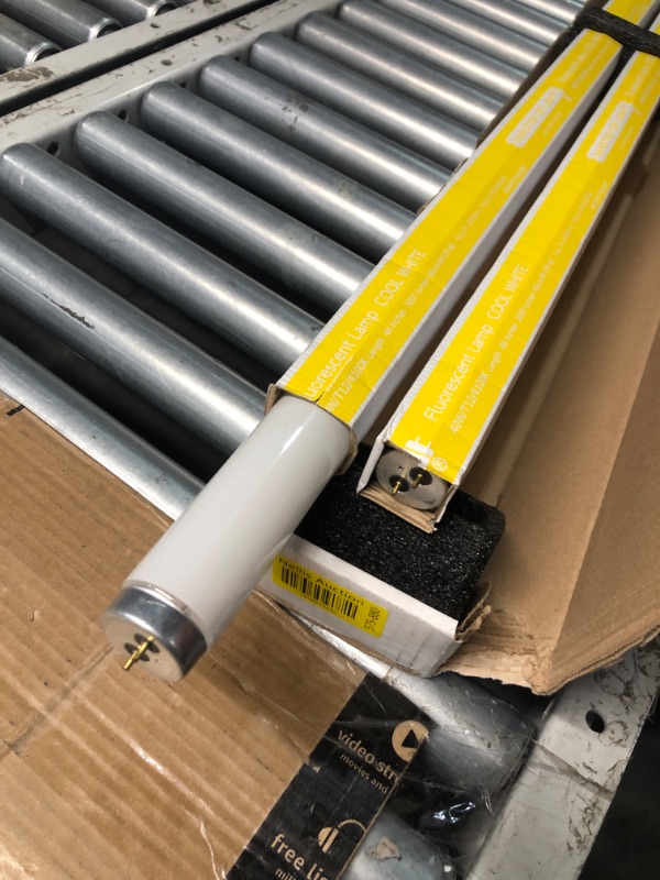 Photo 1 of (UNTESTED) F40CW (2 Pack) 4ft Fluorescent Tube Light Bulb 40W 40 Watt T12 Cool White 4100K 1.5 inch Diameter Replaces F40T12/CW F40T12 F40XL/SP41 F40/SPX41 F40/SP41/ECO F40SP41 F40CWX, F40 CW Supreme (2)