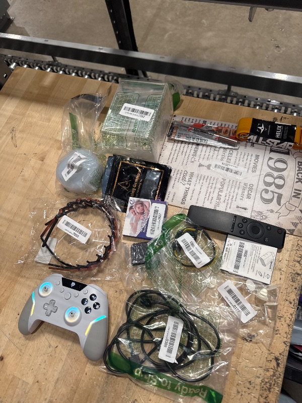 Photo 1 of *NO REFUNDS/ FINAL SALE* BUNDLE OF ASSORTED ITEMS (15 ITEMS)
