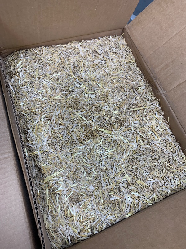 Photo 1 of 100% Natural Wheat Straw for Animal Bedding, Garden Mulch, Compost & Fertilizer, and Grass Cover (4 Pounds)