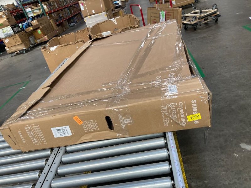 Photo 1 of ***PARTS ONLY*** SAMSUNG 70-Inch Class Crystal UHD 4K DU7200 Series HDR Smart TV w/Object Tracking Sound Lite, PurColor, Motion Xcelerator, Mega Contrast, Q-Symphony (UN70DU7200, 2024 Model)