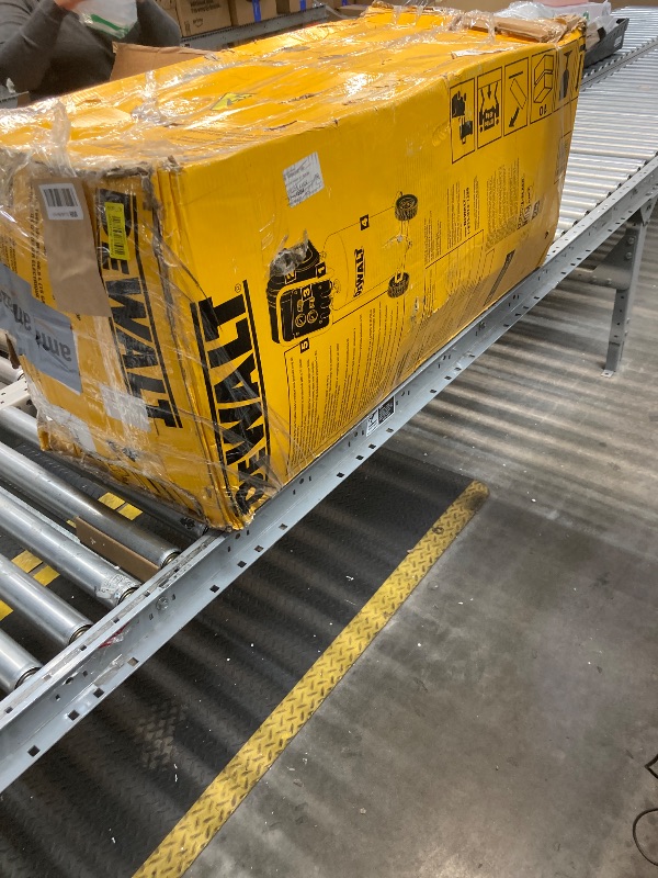 Photo 1 of ***PARTS ONLY***
DEWALT Vertical Portable Compressor, 1.9 Hp 200 Psi Oil Free High Pressure Low Noise (D55168)