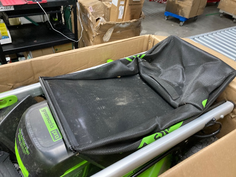 Photo 1 of 
***Very used***
Greenworks 60V 21” Cordless (Push) Lawn Mower (LED Lights + Aluminum Handles), 5.0Ah Battery and Rapid Charger