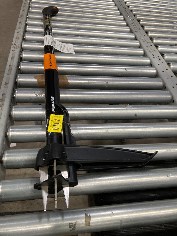 Photo 1 of ***PARTS ONLY**Fiskars 4-Claw Stand Up Weed Puller Tool, Gardening Hand Weeding Tool with 39" Long Ergonomic Handle with Easy-Eject Mechanism