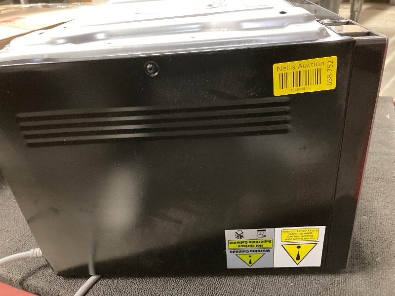 Photo 1 of ***PARTS ONLY**
TOSHIBA EM131A5C-BS Countertop Microwave Ovens 1.2 Cu Ft, 12.4" Removable Turntable Smart Humidity Sensor 12 Auto Menus Mute Function ECO Mode Easy Clean Interior Black Color 1000W