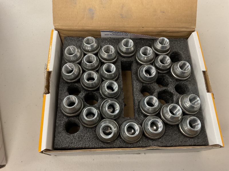 Photo 1 of DYNOFIT lug nut unknown model 