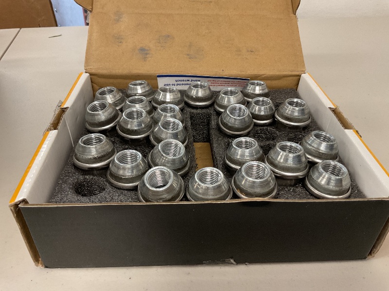 Photo 1 of DYNOFIT lug nut unknown model 