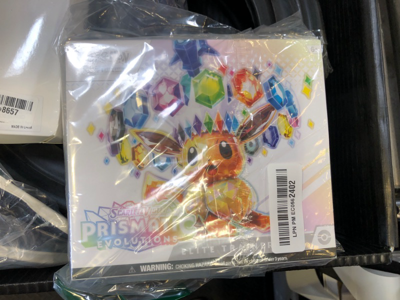 Photo 1 of Pokemon TCG: Scarlet & Violet—Prismatic Evolutions Elite Trainer Box