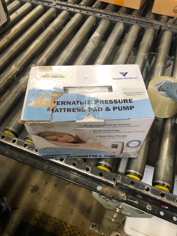 Photo 1 of Vaunn Medical Cloud Air Whisper Quiet Alternating Air Pressure Mattress Topper with Pump Twin Size 36" x 78" x 3"