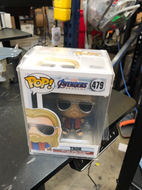Photo 1 of Funko Pop! Marvel: Avengers Endgame - Casual Thor, Multicolor, Standard