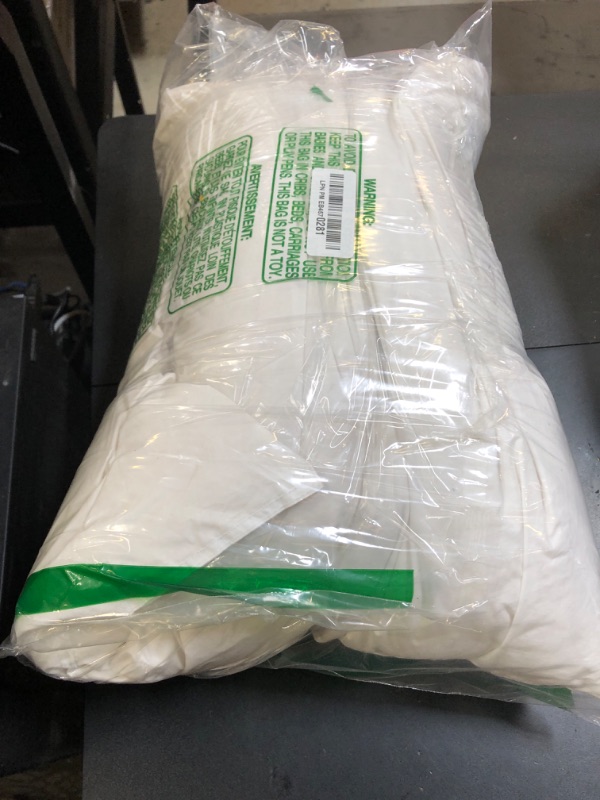 Photo 1 of AiAngu Canadian Luxury Goose Down Pillow Queen Size - 900 Fill Power, 100% Cotton with Teflon Shell- Ultra Comfort Sleep Pillows - Bed Pillows for Back, Stomach, Side Sleeper(White,Queen(Pack of 1))