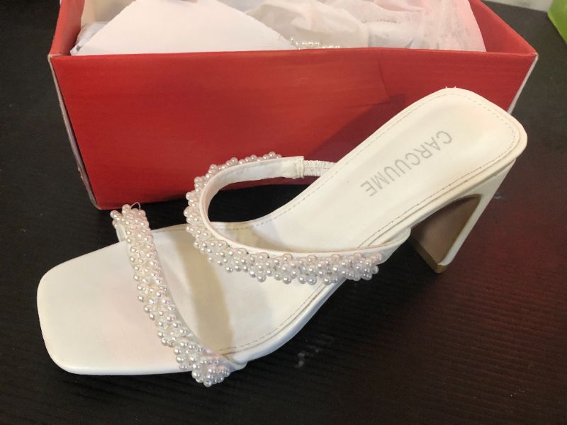 Photo 1 of  high Heel Sandals  White Size 5.5

