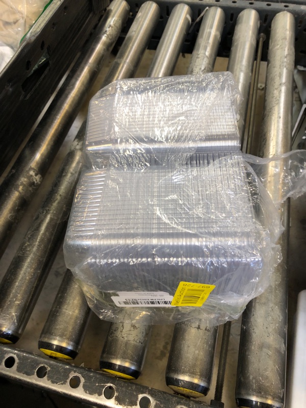 Photo 1 of 100 Pcs Clear Hinged Plastic Containers with Lids,Individual Cake Slice Containers,Square Plastic Food Container,Disposable Clamshell Take Out Containers for Cakes,Cookies,Pasta,Sandwiches,Salad