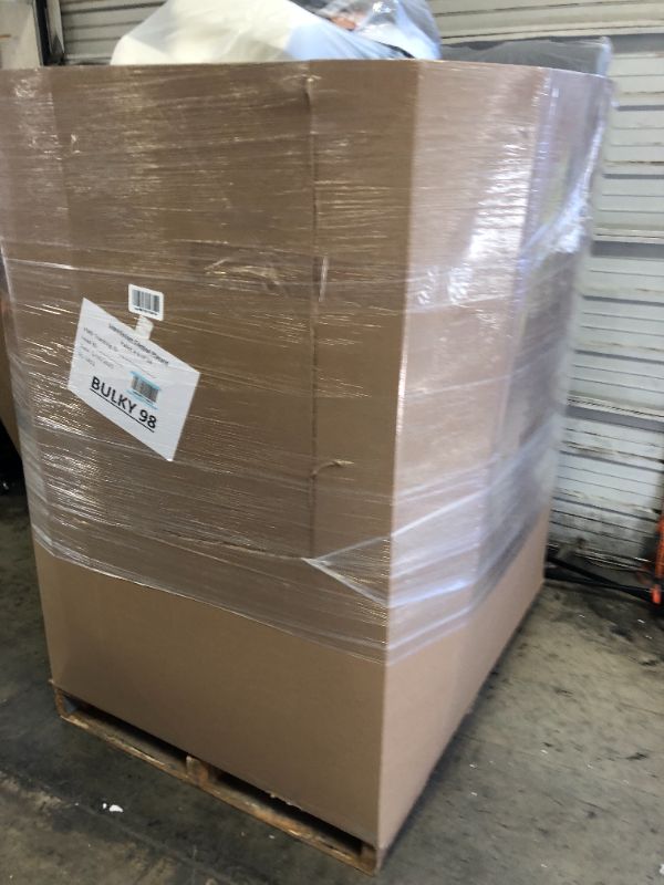 Photo 1 of VARIOUS USED MISC(PRIMARILY BEDDING/PET BEDDING). ITEMS - FINAL SALE, NO RETURNS