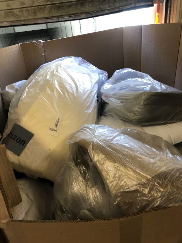 Photo 1 of VARIOUS USED MISC(PRIMARILY BEDDING/PET BEDDING). ITEMS - FINAL SALE, NO RETURNS 