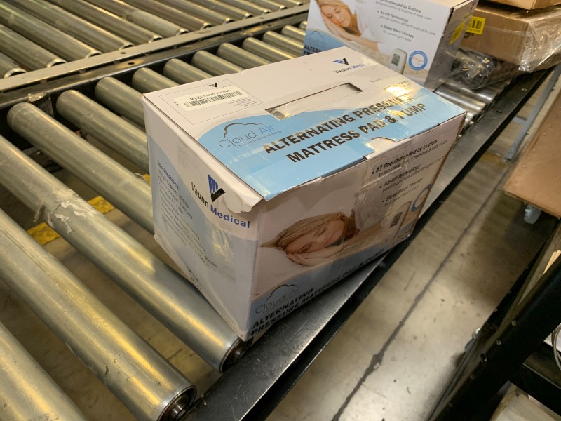 Photo 1 of Vaunn Medical Cloud Air Whisper Quiet Alternating Air Pressure Mattress Topper with Pump Twin Size 36" x 78" x 3"