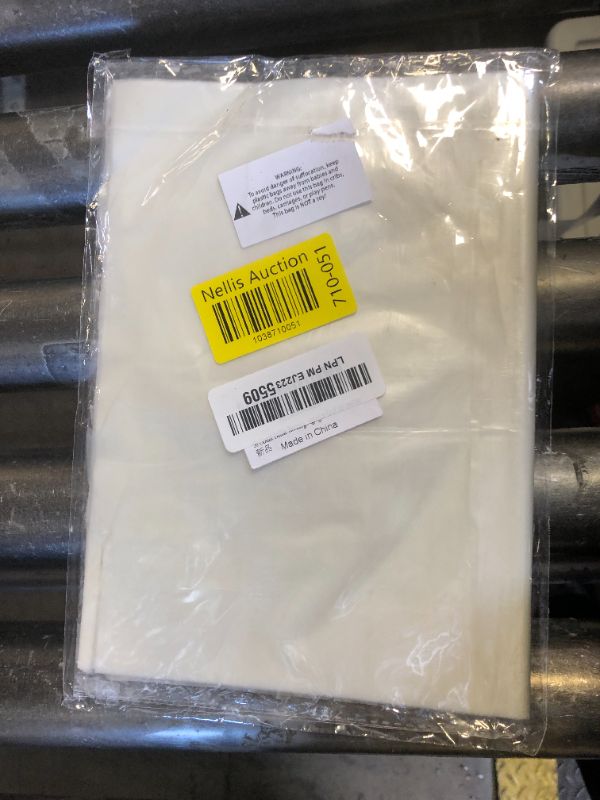 Photo 1 of 50 Count Edible Rectangle Rice and Wafer Paper,9x12.6 inches for candy packaging or food decoration
