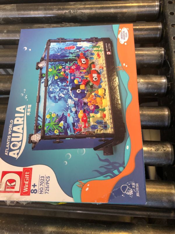 Photo 1 of WINGIFT 725 Piece Fish Tank Building Block Set,Movable Lighting Aquarium Building Toy for Adults and Kids,Including Ocean Jellyfish,Crab,Fish,Animal,Christmas Birthday Gifts for Boys Girls Ages 8-12+
