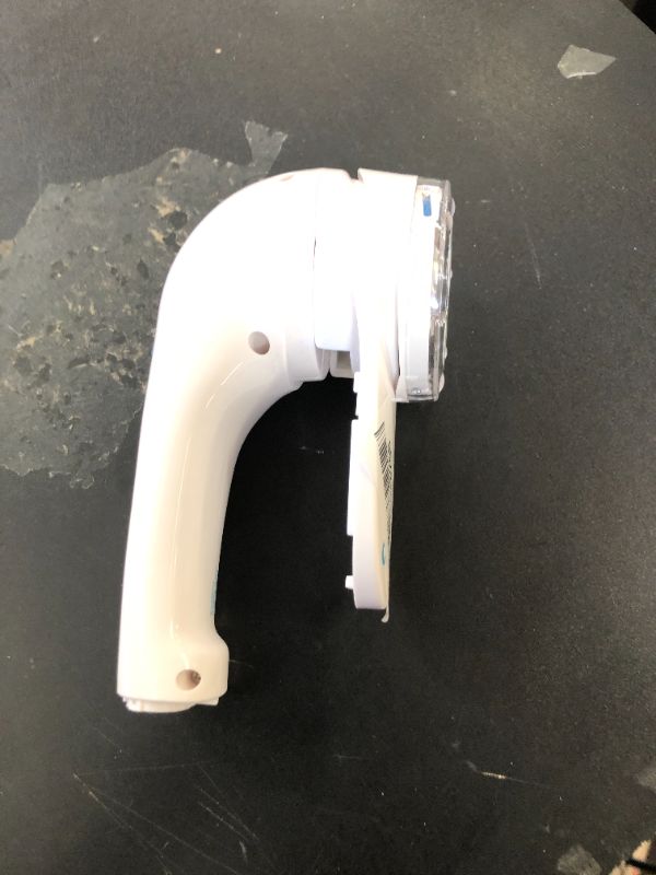 Photo 1 of Conair Fabric Shaver and Lint Remover, Battery Operated Portable Fabric Shaver, White