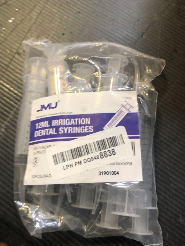 Photo 1 of JMU 10 Pcs Dental Irrigation Syringe with Curved Tip 12cc/ml, Curved Wisdom Teeth Syringe Dental with Measurement