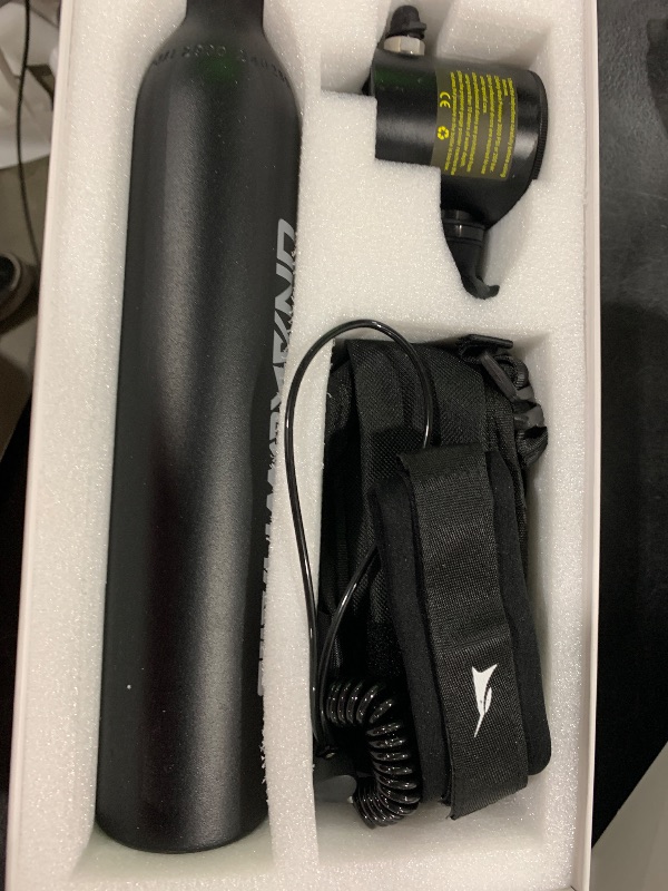 Photo 1 of Mini Scuba Tank, Diving Tanks 5-10 Minutes Usage Time, DOT/CE-EN250 Certification Lung Tank, 0.5L(3.5Cu Ft) Capacity Dive Tank, 3000 Psi Max Pressure Scuba Air Tank, Pony Bottle Scuba Diving Tank