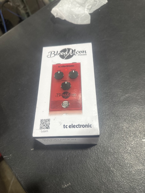 Photo 1 of TC Electronic BLOOD MOON PHASER Vintage-Style Phaser Pedal with Four-Stage Filter and All-Analog Circuit