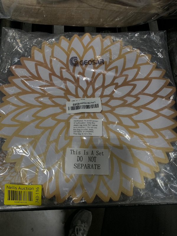 Photo 1 of Geosar 200 Disposable Paper Placemats and Coasters Set Summer Hawaiian Luau Placemat with Coasters Outdoor Indoor for Greenery Jungle Dining Table Decoration Shower Birthday(Gold Round)