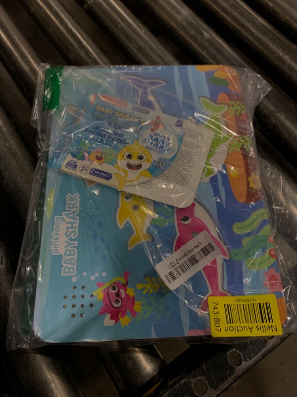 Photo 1 of Spin Master Games, Pinkfong Baby Shark Musical Wooden Sound Puzzle, Plays Viral Song, Baby Shark Toddler Toys, for Kids Who Love Music, for Ages 2 & Up