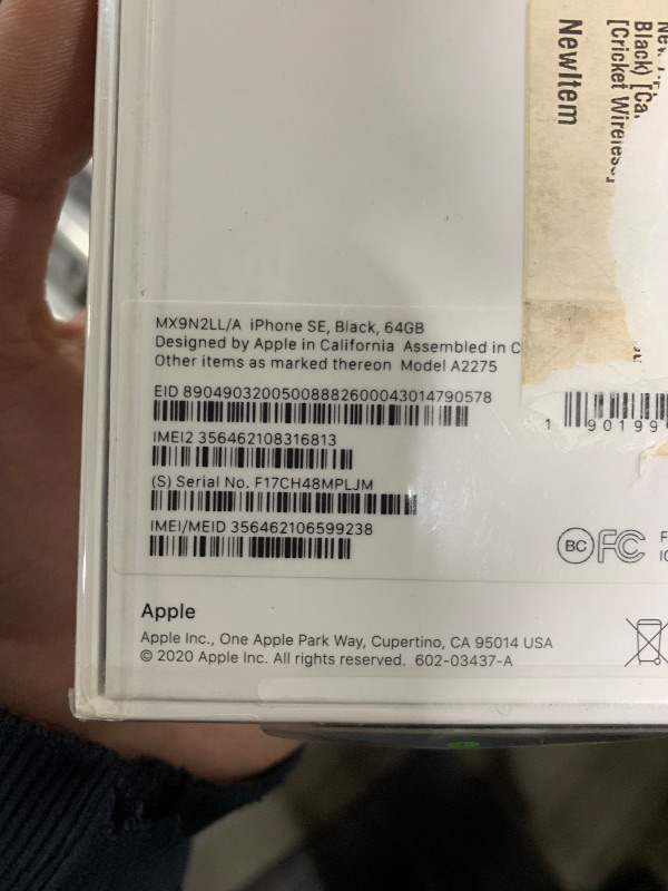 Photo 1 of Apple New Total Wireless Prepaid - Apple iPhone SE (64GB) - Black [Locked to Carrier – Cricket Wireless]