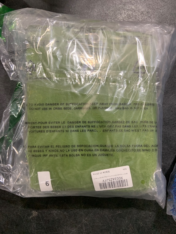 Photo 1 of WFIST 9 Pockets Vertical Breathable Plant Bag Hanging Growing Bag Outdoor Indoor Planter for Wall Garden Flower, Green