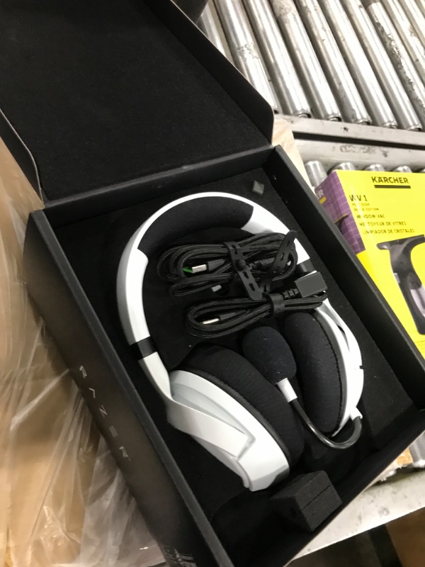 Photo 1 of Razer Kaira HyperSpeed Wireless Gaming Headset for Xbox Series X|S, Xbox One, PC: TriForce 50mm Drivers - HyperClear Cardioid Mic - Low Latency Bluetooth - Up to 30 Hour Battery Life - White