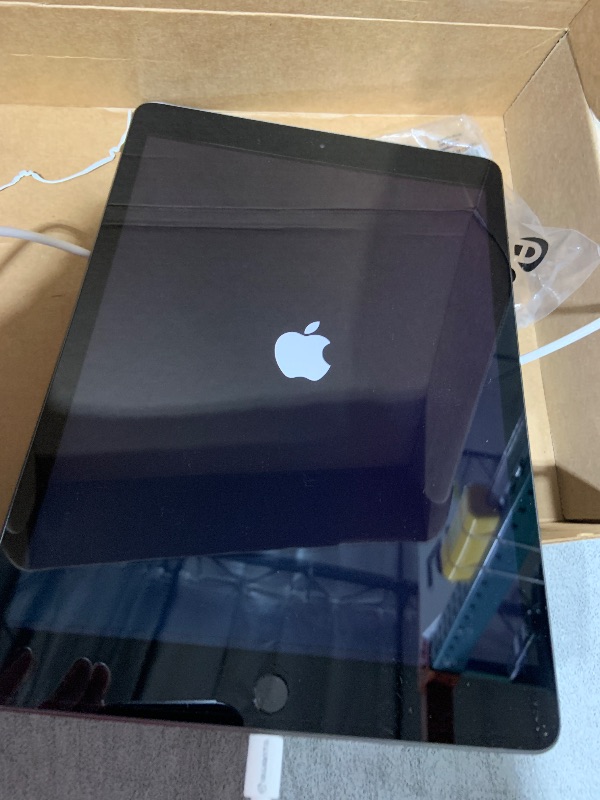 Photo 1 of 2020 Apple iPad (10.2-inch, Wi-Fi, 128GB) - Space Gray (8th Generation)
