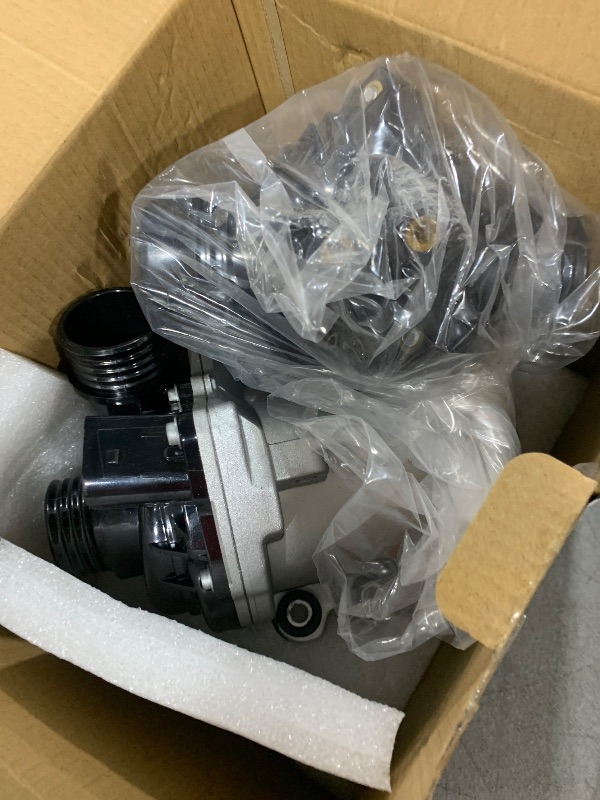 Photo 1 of MUNIK Electric Engine Water Pump & Thermostat for BMW 1 3 5 6 7 X3 X4 X5 X6 Z4 Series 335i 535i 640i xDrive 740Li xDrive35i M40i xDrive40is/35is Replace# 11517632426 11517588885 11537601158 0711990540