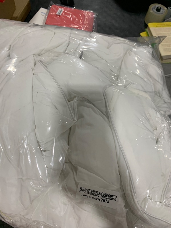 Photo 1 of Bedsure Cooling Comforter Queen Size- GentleSoft™ Double Sided Cooling Blanket for Hot Sleepers, Q-Max>0.4, Breathable & Lightweight Duvet Insert, Gifts for Women, Men, White, 88x88 Inches