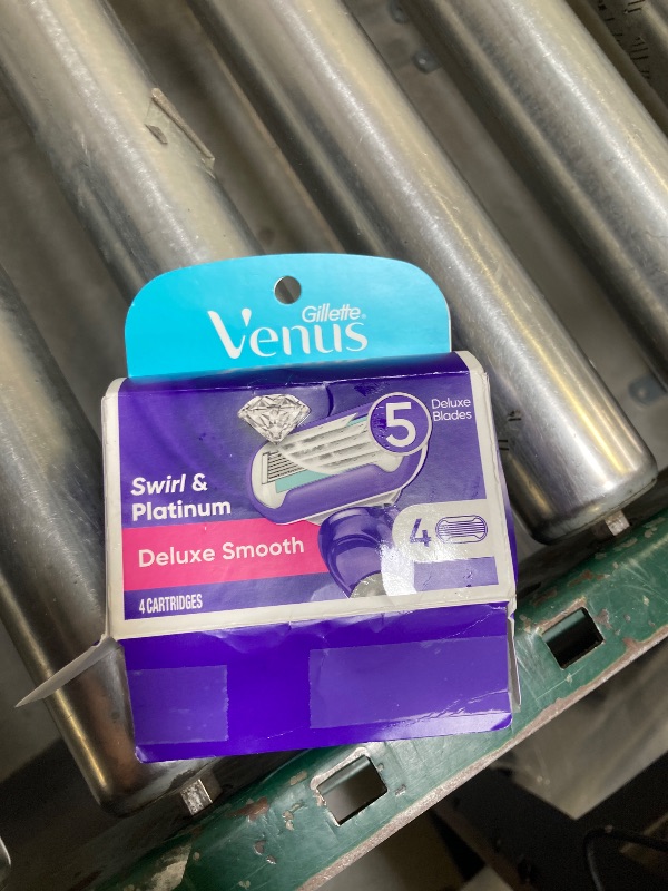 Photo 1 of Gillette Venus Extra Smooth Swirl Women's Razor Blade Refills - 4 Count