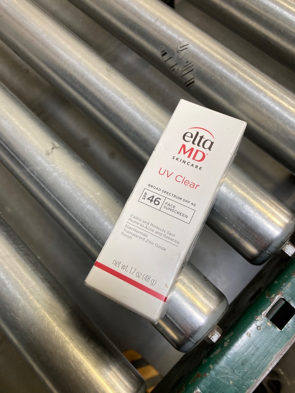 Photo 1 of EltaMD UV Clear Face Sunscreen SPF 46, Oil Free for Face with Zinc Oxide, Dermatologist Recommended Sunscreen Lotion, For Acne-Prone Sensitive Skin, 1.7 oz Pump