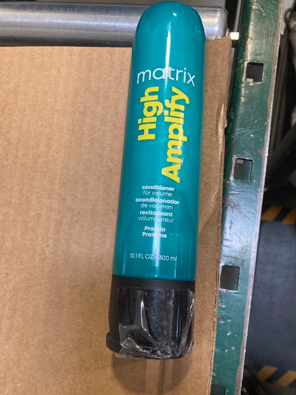 Photo 1 of Matrix High Amplify Volumizing Conditioner | Instant Lift, Lasting Volume & Strengthening | Silicone-Free | Boost Structure in Fine, Thin & Limp Hair | Salon Professional Conditioner | 10.1 Fl. Oz.